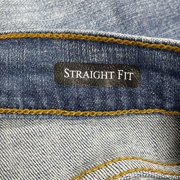 Judy Blue Cuffed Straight Leg Distressed Medium Wash Jeans Size 7/28 - Picture 11 of 12